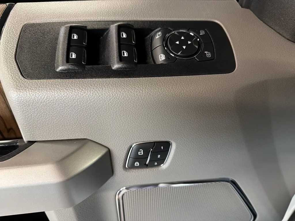 Ford F-150 photo 30
