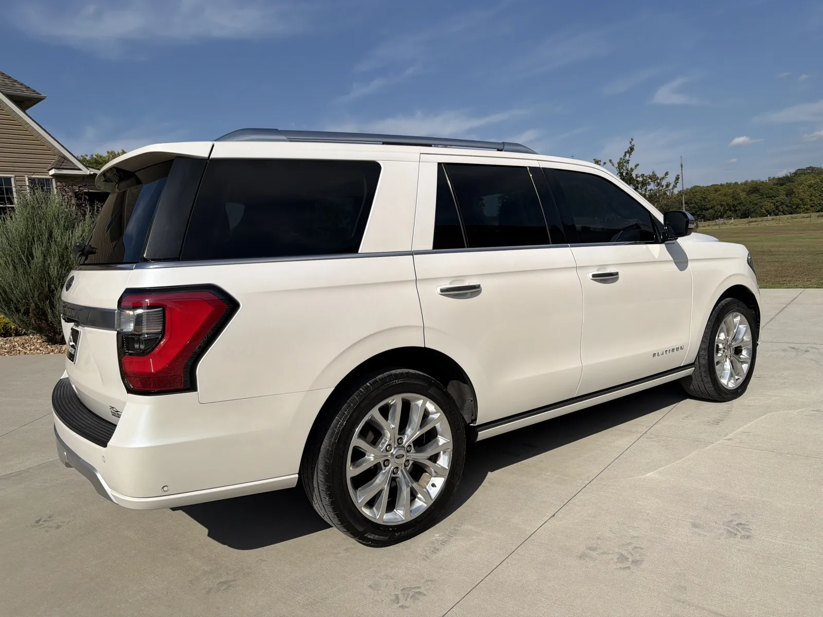 More photos of 2018 Ford Expedition Platinum Sport Utility 4D at Banks Motors LLC, MO
