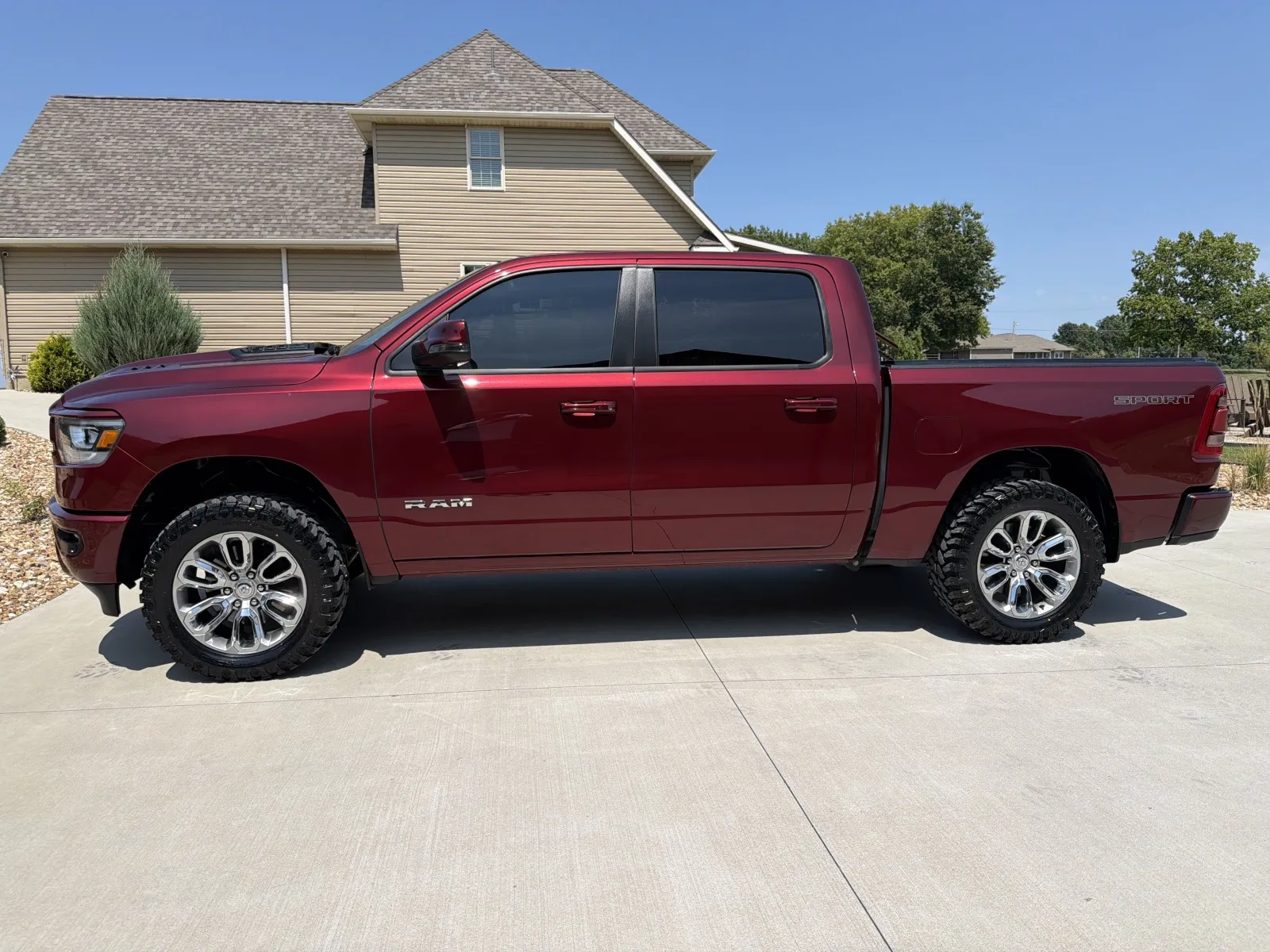 Photos of 2023 Ram 1500 Crew Cab Laramie Pickup 4D 5 1/2 ft for sale in Clinton, MO at Banks Motors LLC
