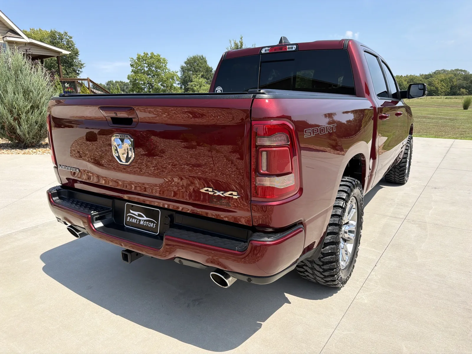 More photos of 2023 Ram 1500 Crew Cab Laramie Pickup 4D 5 1/2 ft at Banks Motors LLC, MO