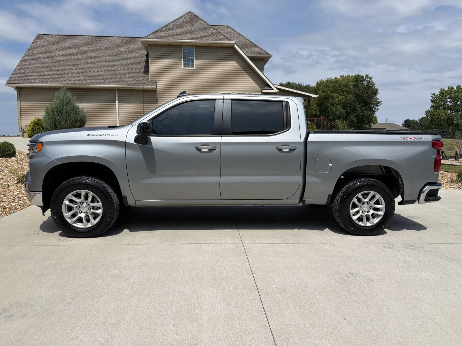 Photos of 2023 Chevrolet Silverado 1500 Crew Cab LT Pickup 4D 5 3/4 ft for sale in Clinton, MO at Banks Motors LLC