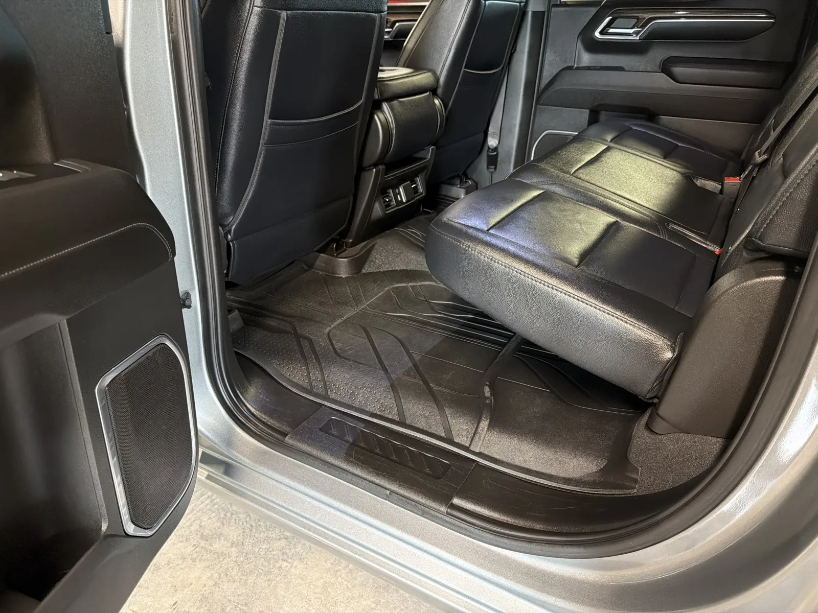 Chevrolet Silverado photo 28