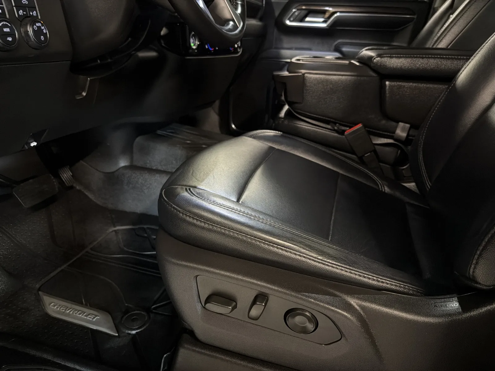 Chevrolet Silverado photo 15