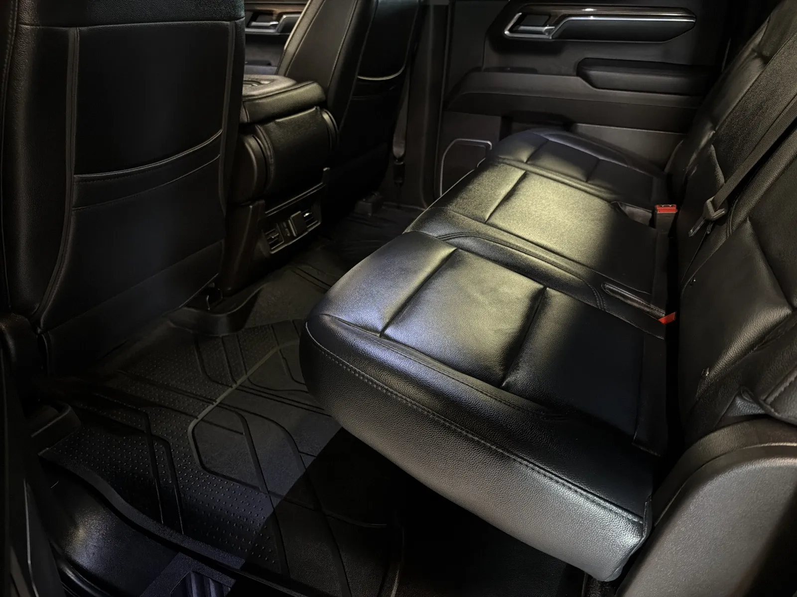 Chevrolet Silverado photo 19