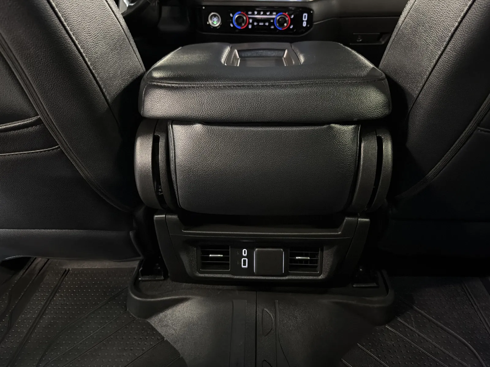 Chevrolet Silverado photo 20