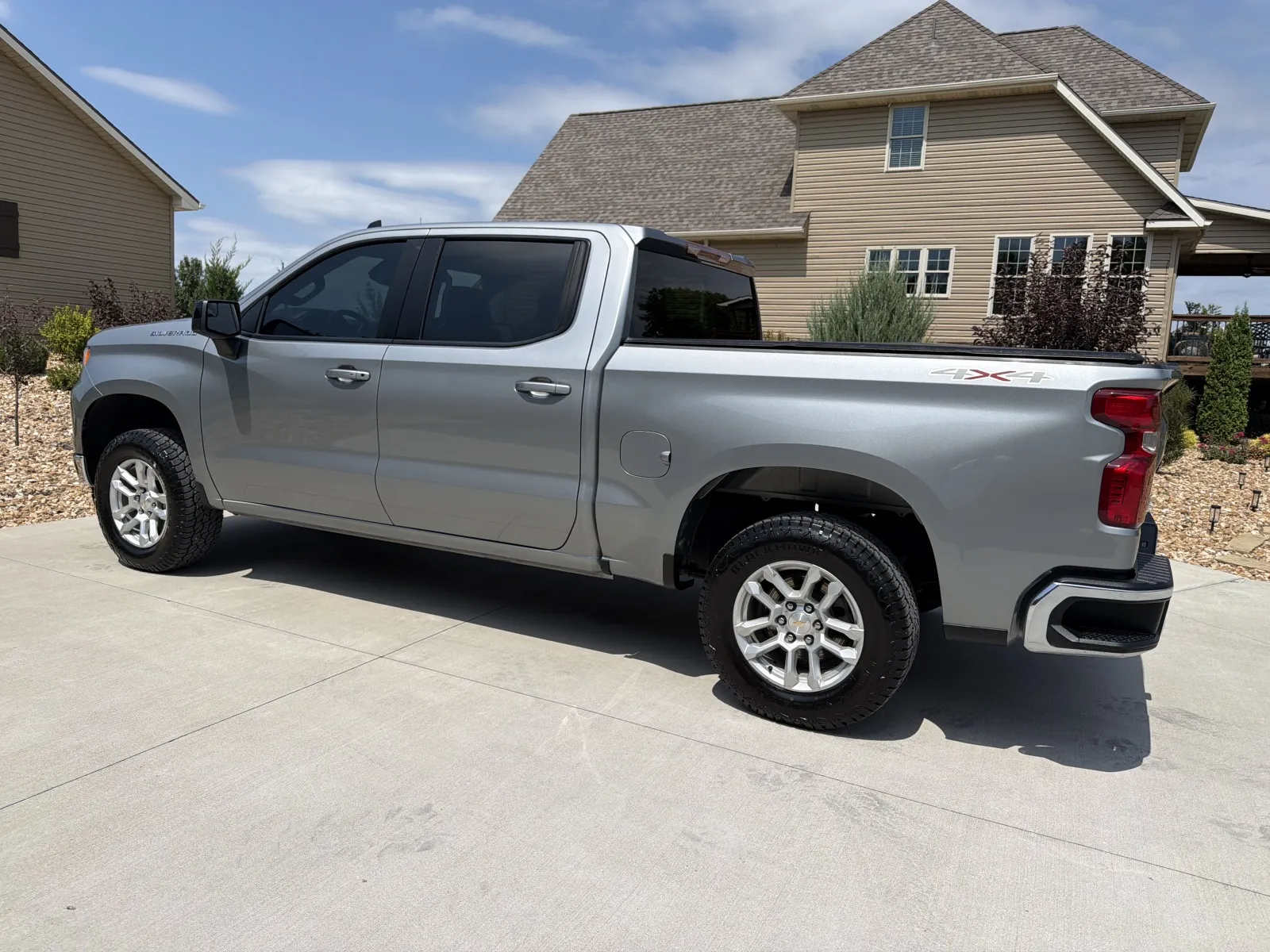 Another view of 2023 Chevrolet Silverado 1500 Crew Cab LT Pickup 4D 5 3/4 ft for sale in Clinton, MO at Banks Motors LLC