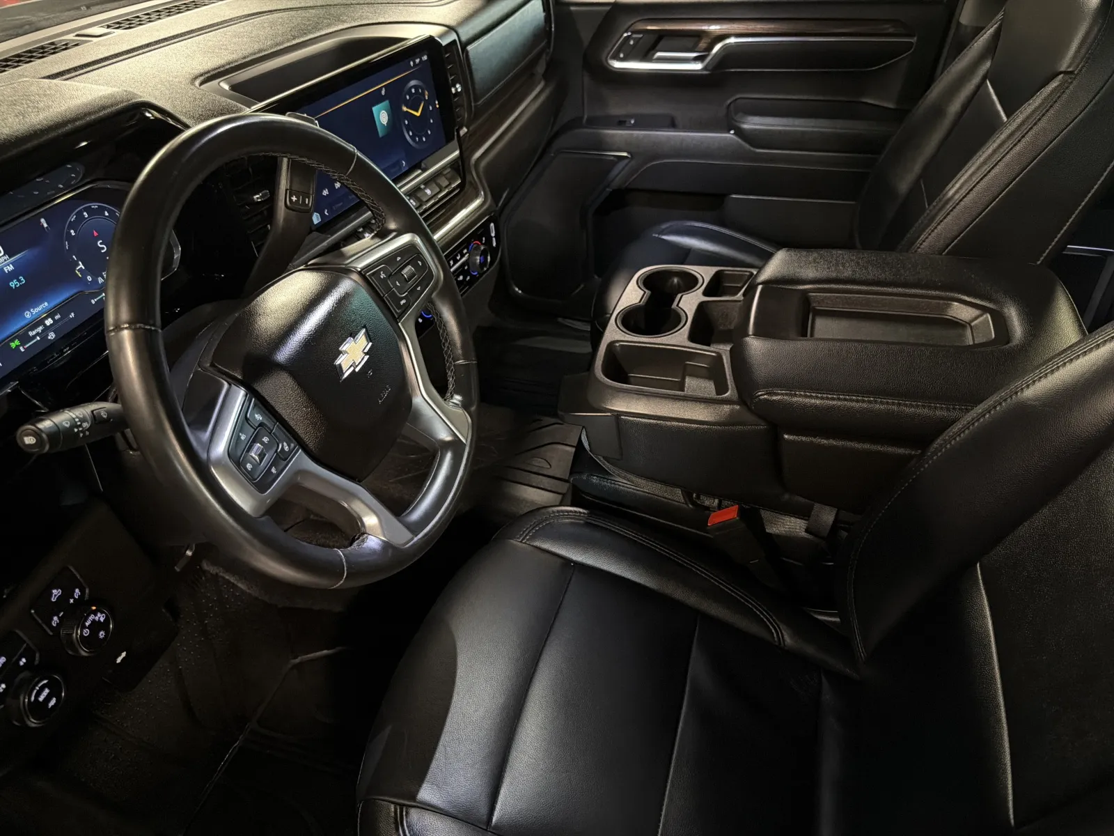 Chevrolet Silverado photo 42