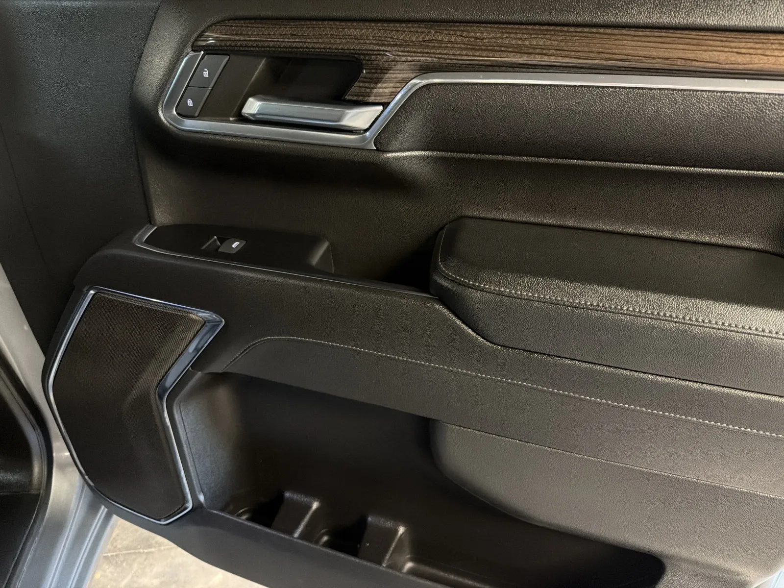Chevrolet Silverado photo 41