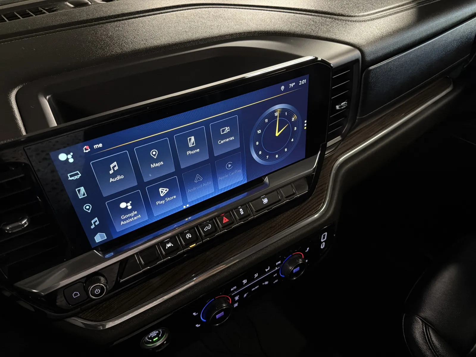 Chevrolet Silverado photo 24