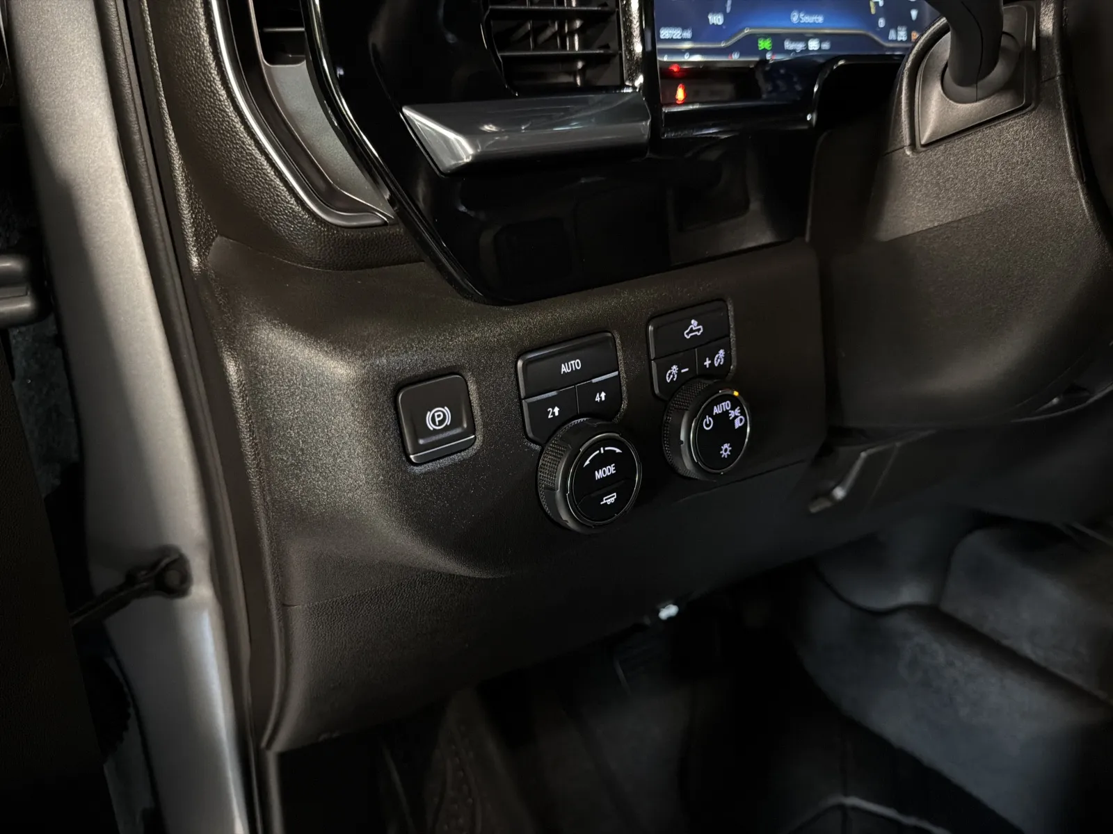 Chevrolet Silverado photo 43