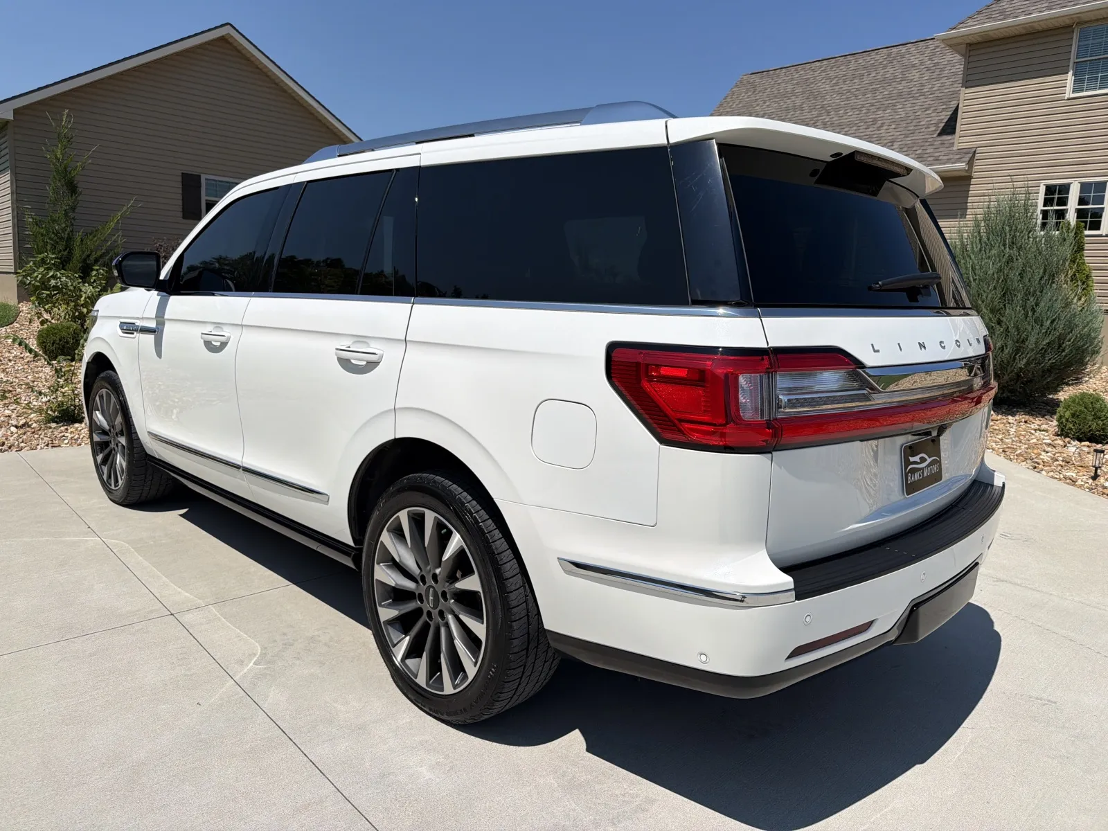 Another view of 2021 Lincoln Navigator Reserve Sport Utility 4D for sale in Clinton, MO at Banks Motors LLC