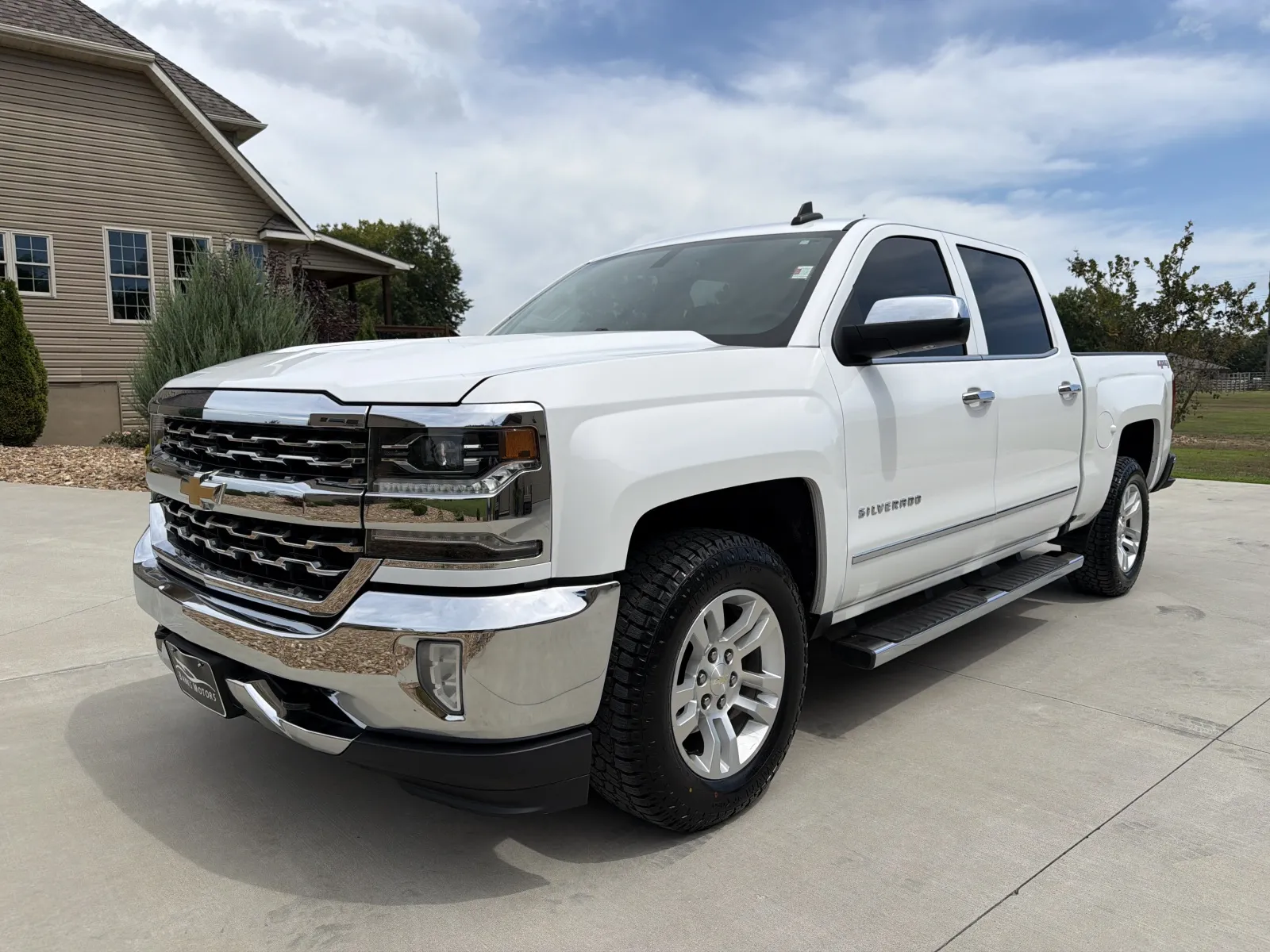 White 2018 Chevrolet Silverado 1500 Crew Cab LTZ Pickup 4D 5 3/4 ft for sale in Clinton, MO