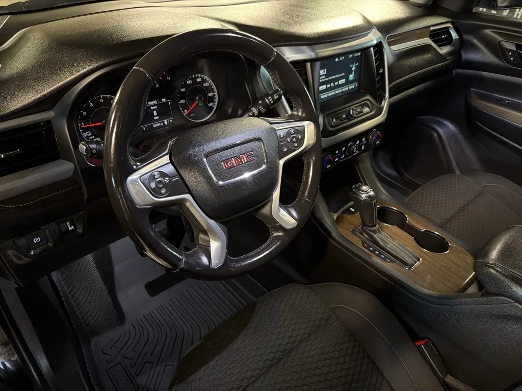 GMC Acadia photo 33