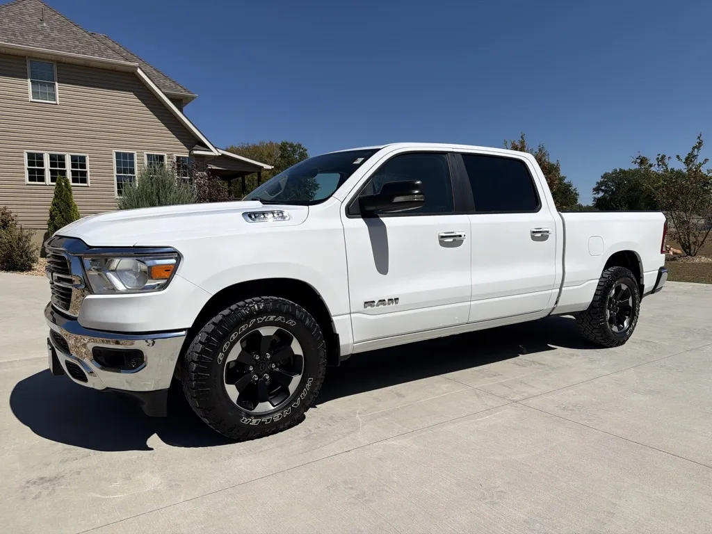 White 2020 Ram 1500 Crew Cab Big Horn Pickup 4D 6 1/3 ft for sale in Clinton, MO