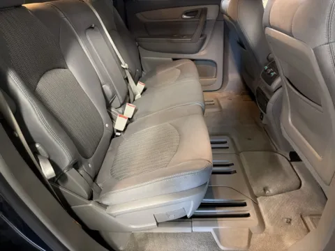 More photos of 2017 Chevrolet Traverse LS Sport Utility 4D at Banks Motors LLC, MO