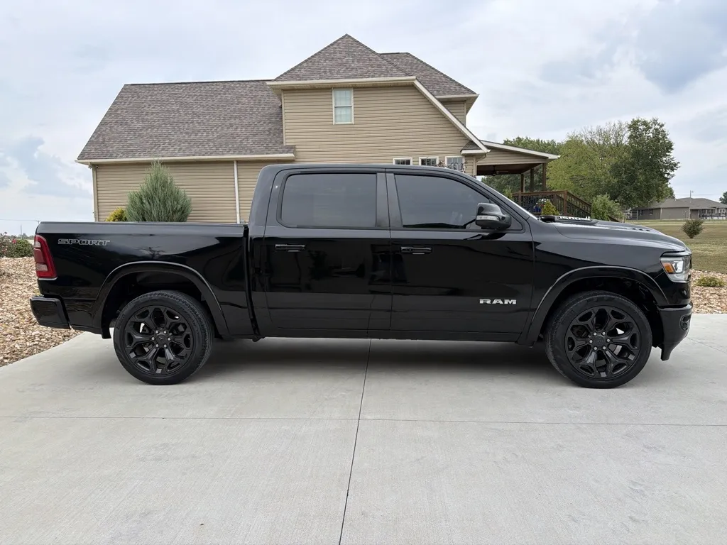 More photos of 2021 Ram 1500 Crew Cab Laramie Pickup 4D 5 1/2 ft at Banks Motors LLC, MO