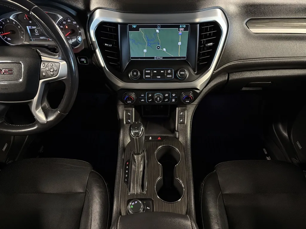 GMC Acadia photo 35