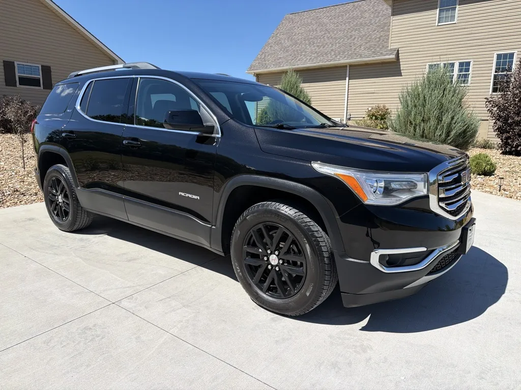 GMC Acadia photo 48