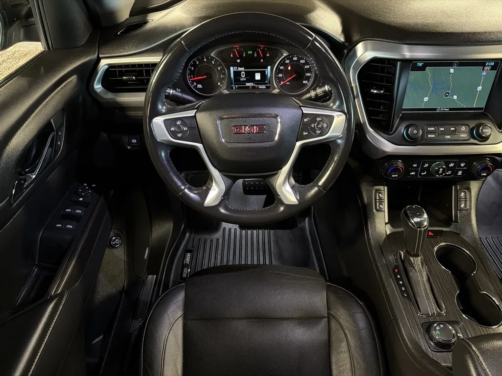 GMC Acadia photo 34