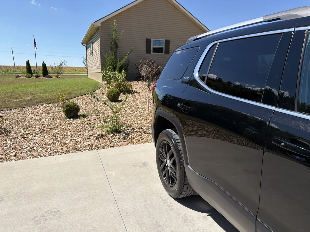 GMC Acadia photo 10