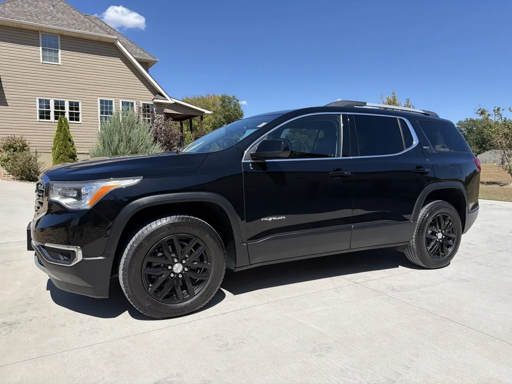 GMC Acadia photo 38