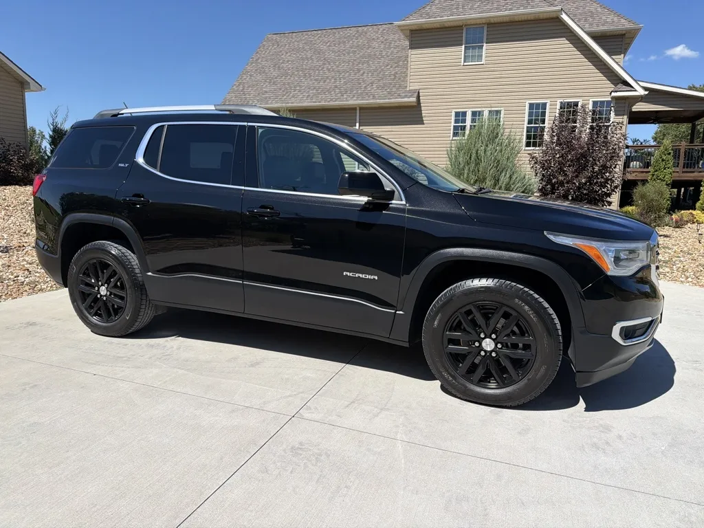 GMC Acadia photo 7