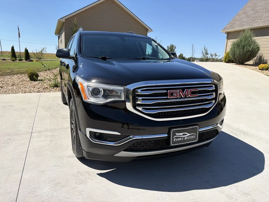 GMC Acadia photo 8