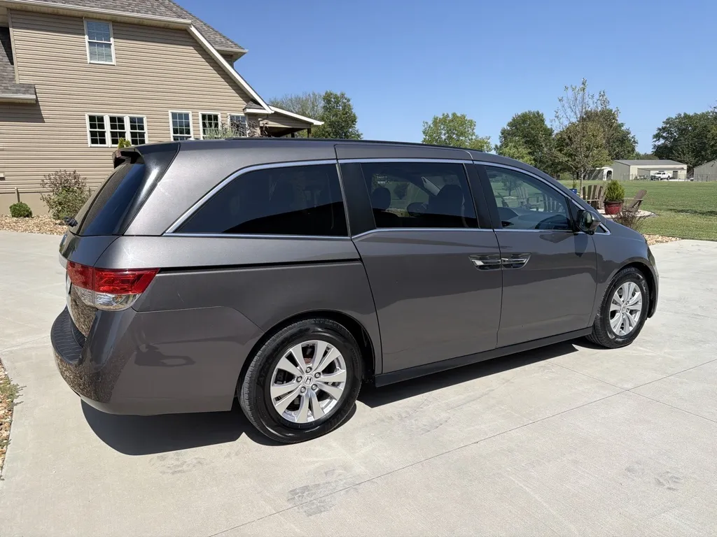 Honda Odyssey photo 6