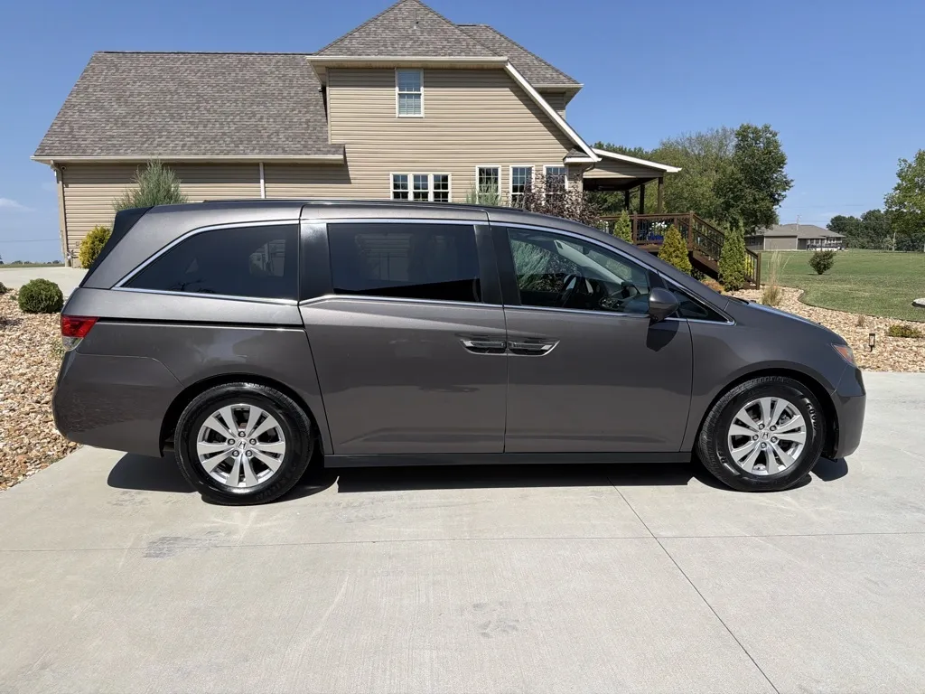 Honda Odyssey photo 7