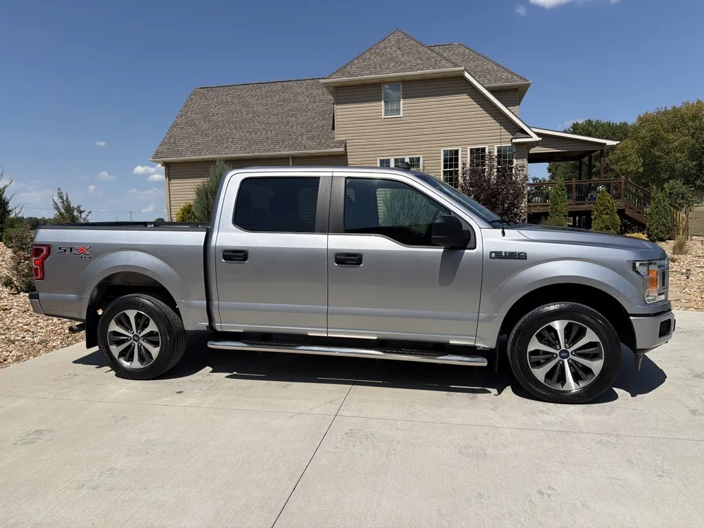 Ford F-150 photo 6