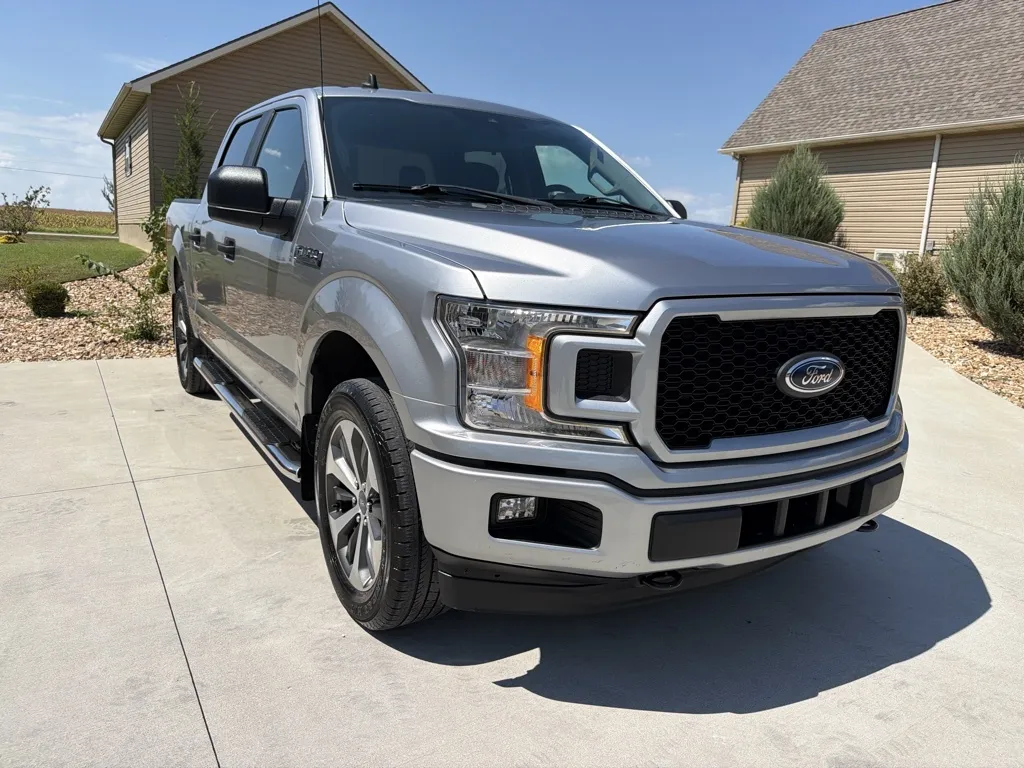 Ford F-150 photo 8