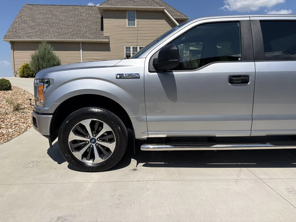 Ford F-150 photo 9
