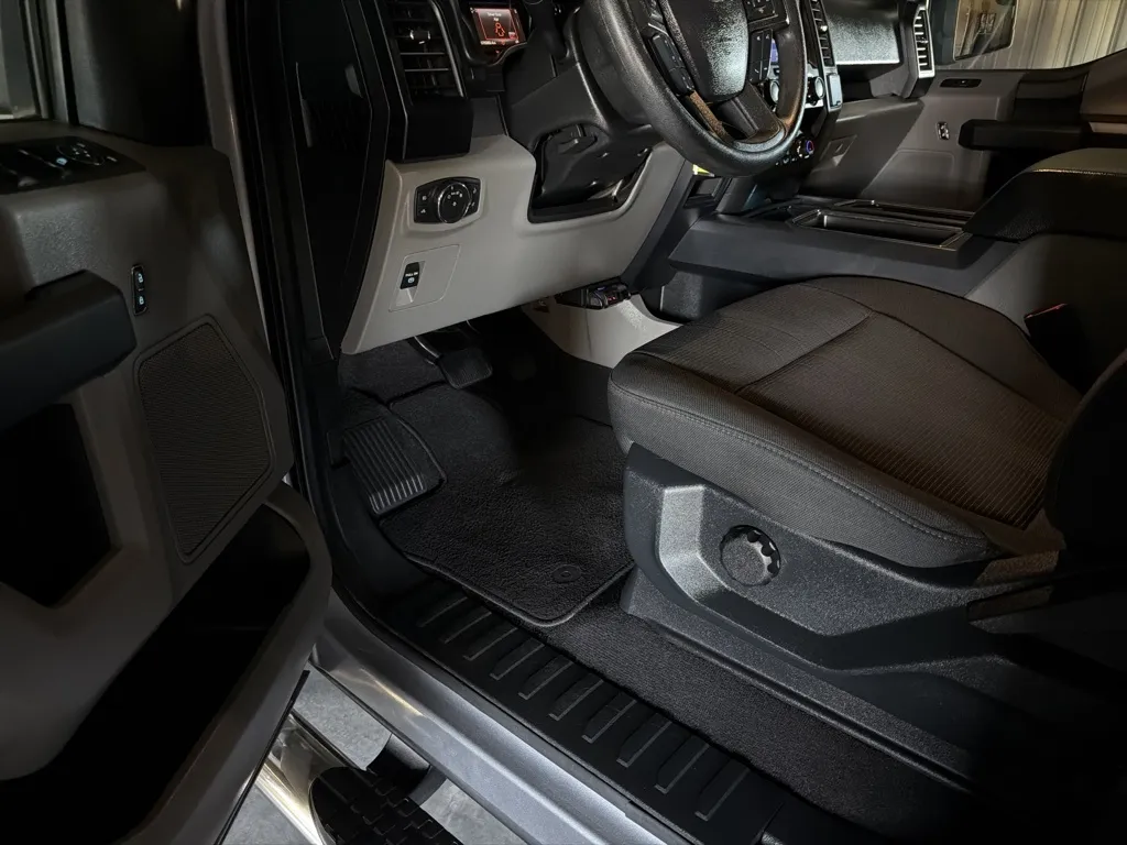 Ford F-150 photo 38