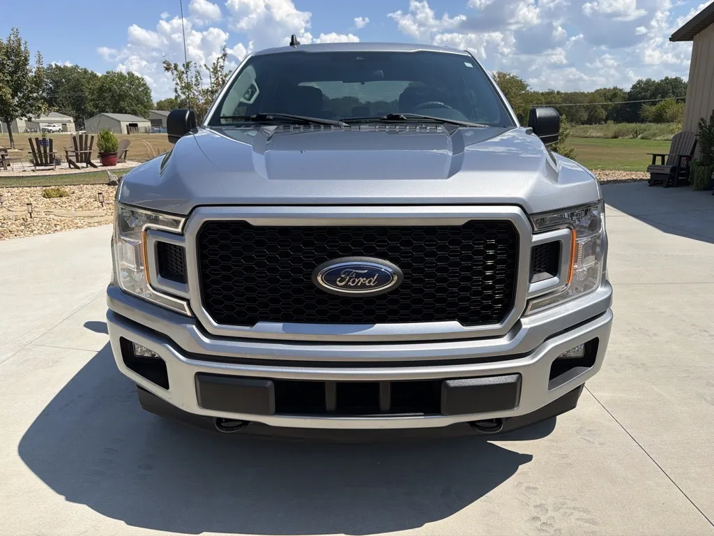 Ford F-150 photo 32
