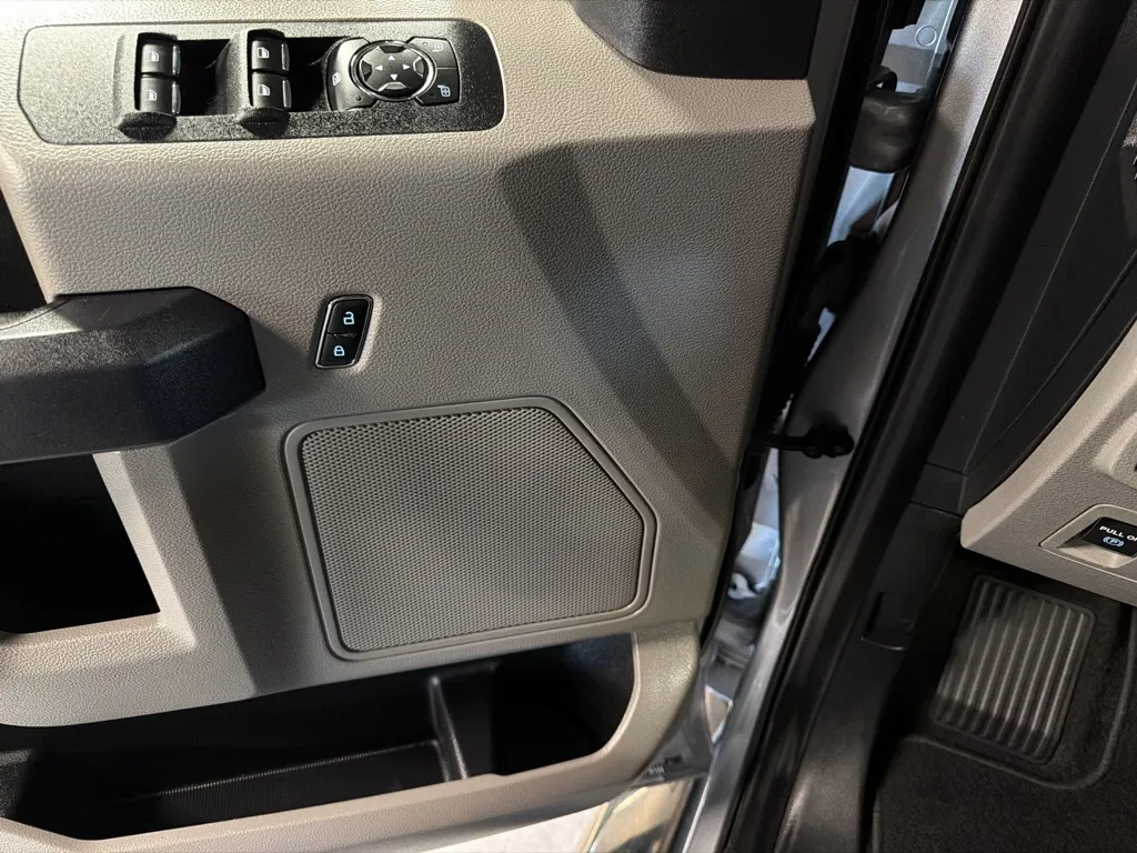 Ford F-150 photo 36