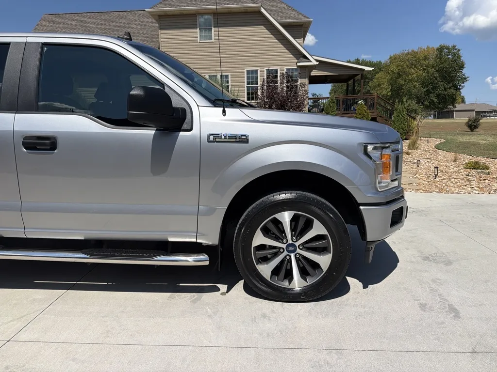 Ford F-150 photo 12