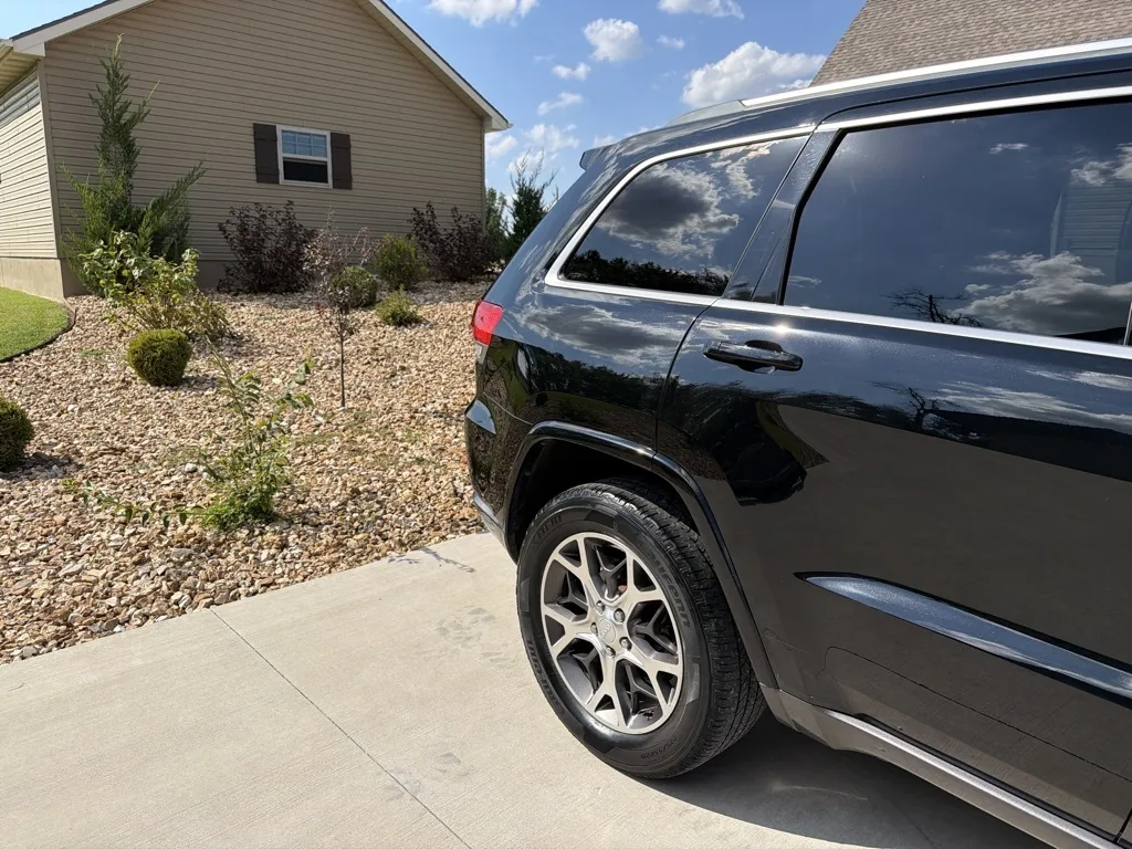 Jeep Grand Cherokee photo 13