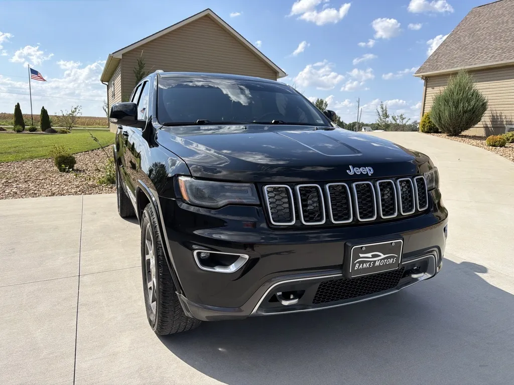 Jeep Grand Cherokee photo 8