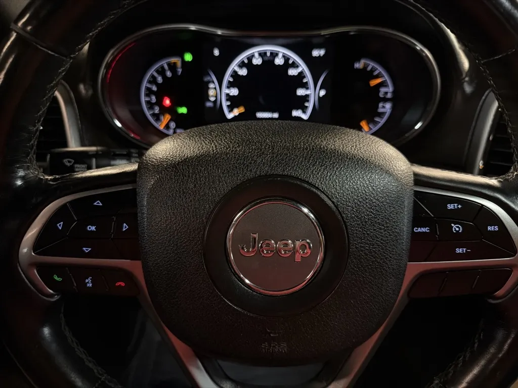 Jeep Grand Cherokee photo 19