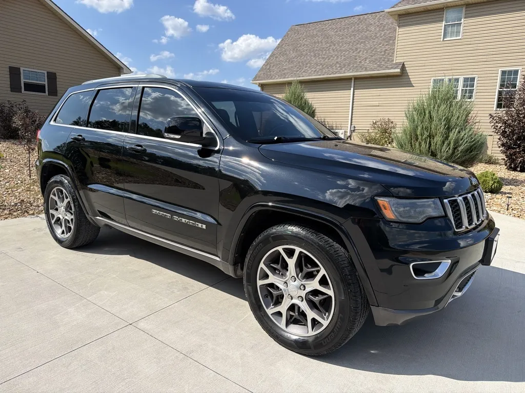 Jeep Grand Cherokee photo 7