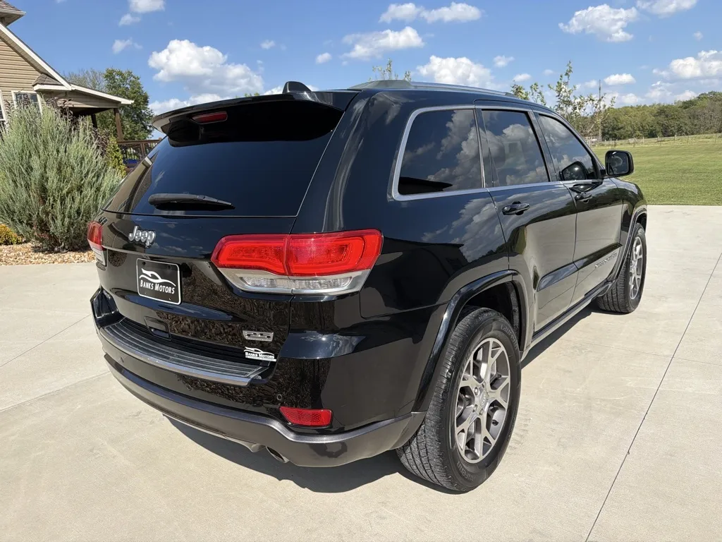 Jeep Grand Cherokee photo 6