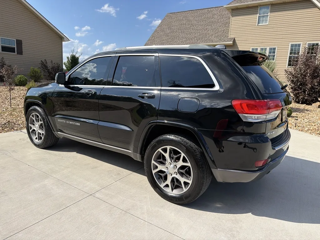Another view of 2018 Jeep Grand Cherokee Limited Sterling Edition Sport Utility 4D for sale in Clinton, MO at Banks Motors LLC