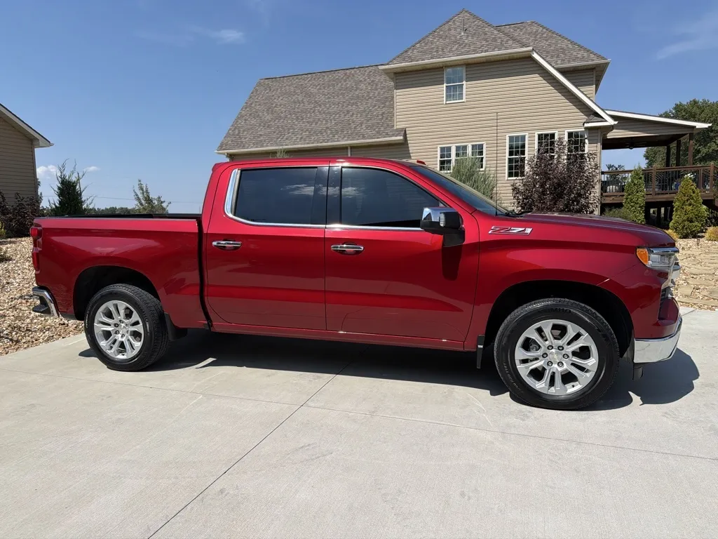 Chevrolet Silverado photo 52