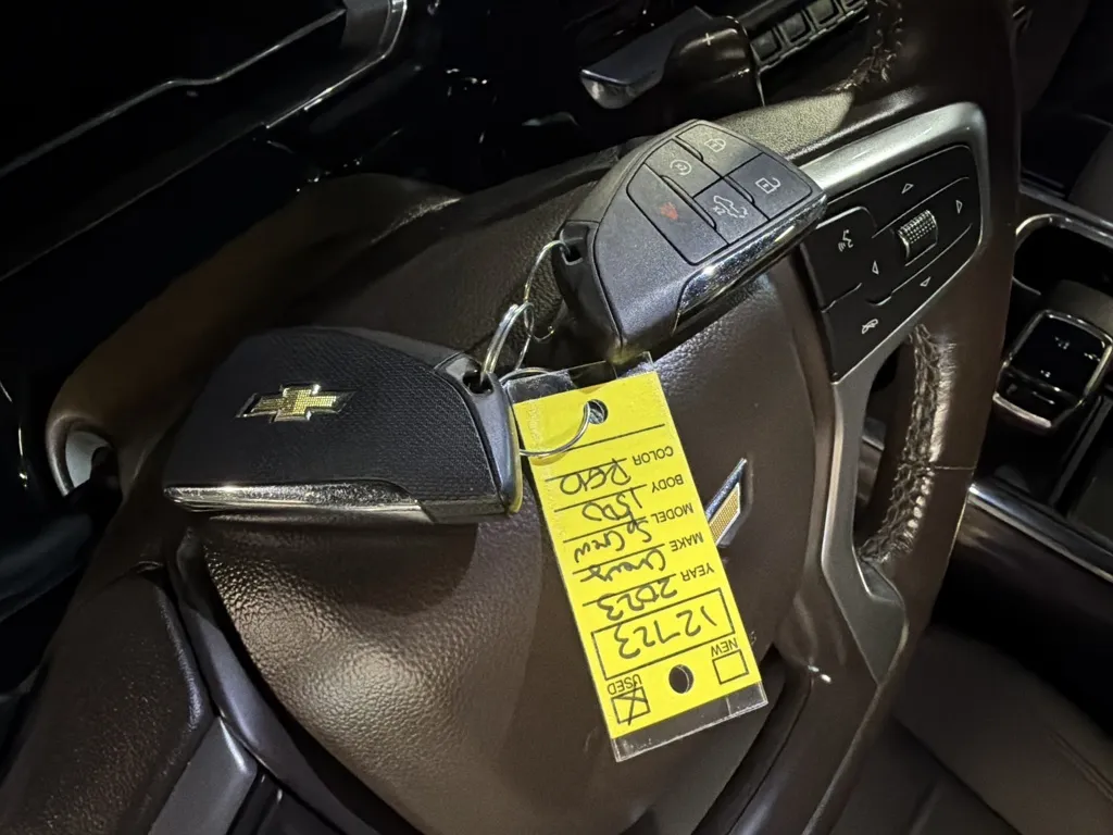 Chevrolet Silverado photo 23