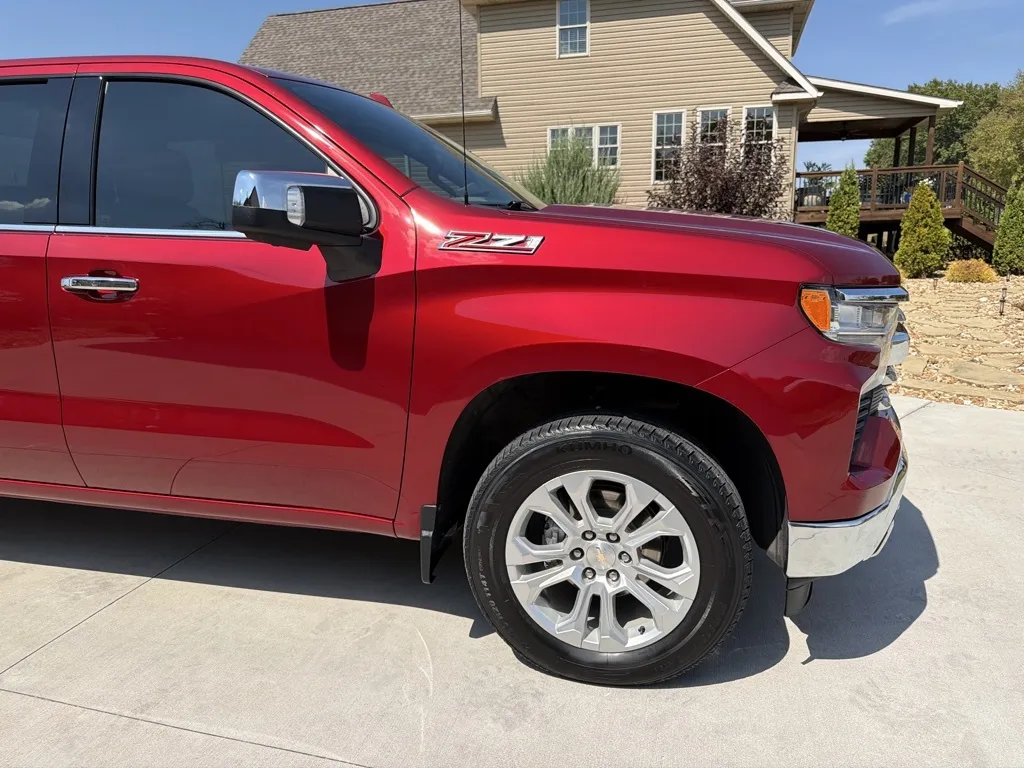 Chevrolet Silverado photo 12