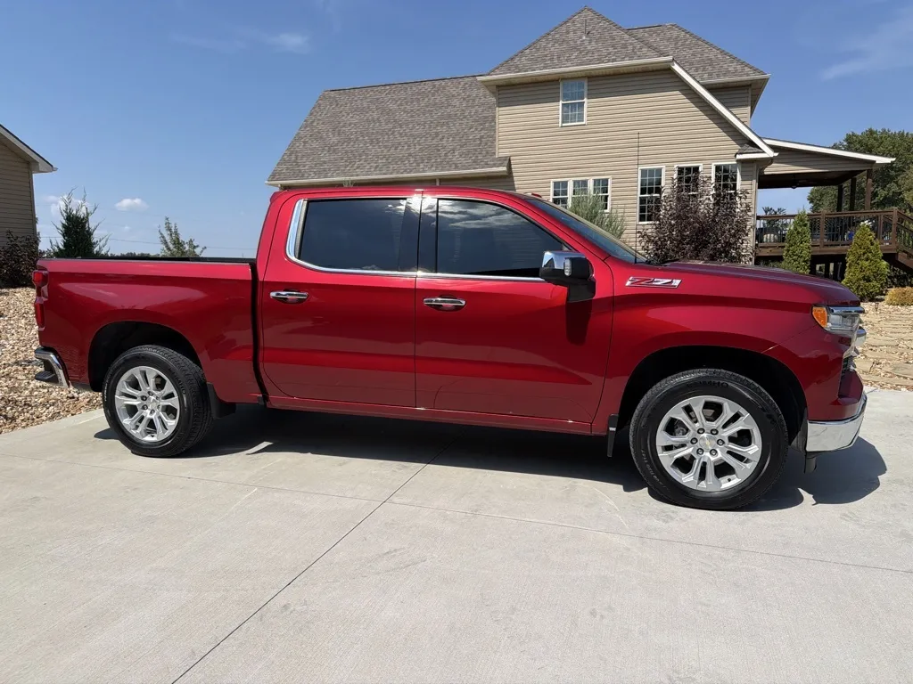 Chevrolet Silverado photo 7