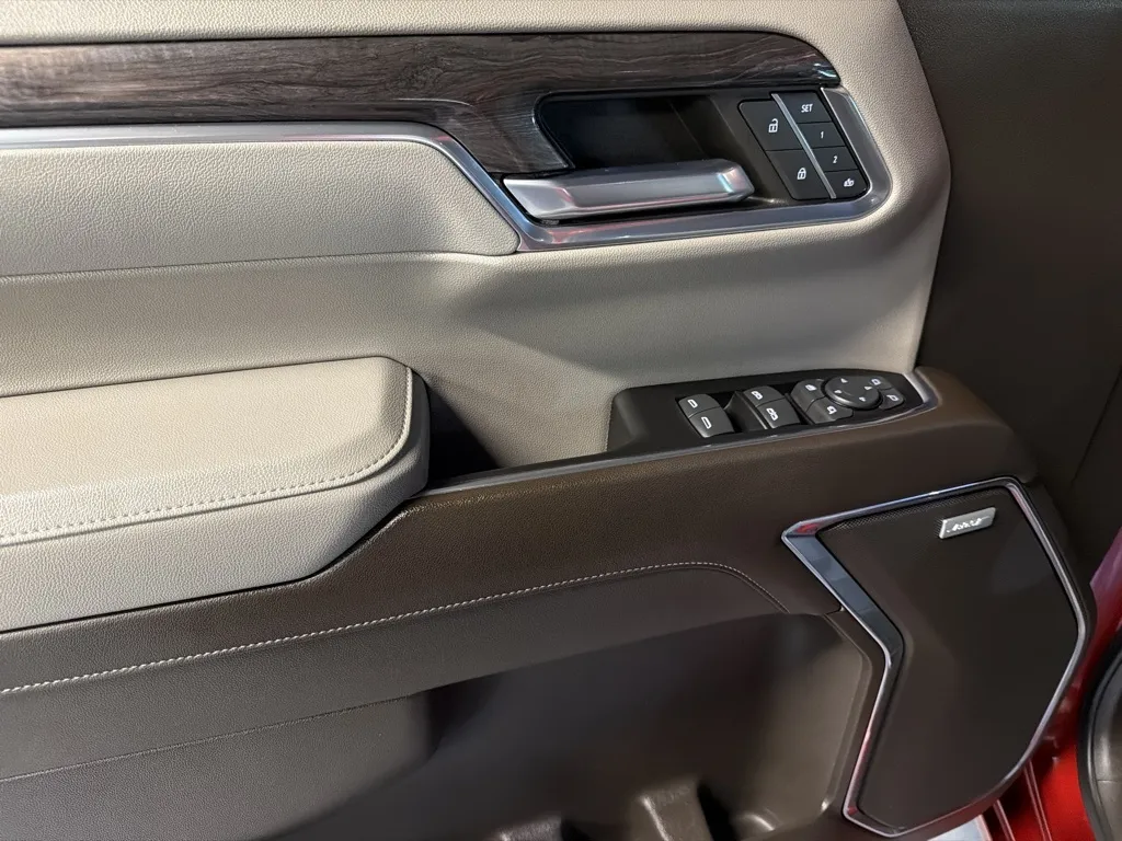 Chevrolet Silverado photo 25