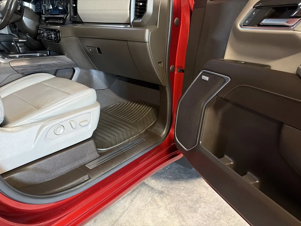 Chevrolet Silverado photo 39