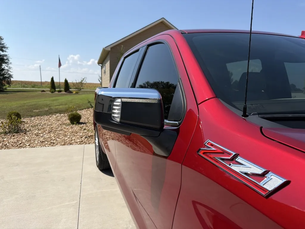 Chevrolet Silverado photo 11