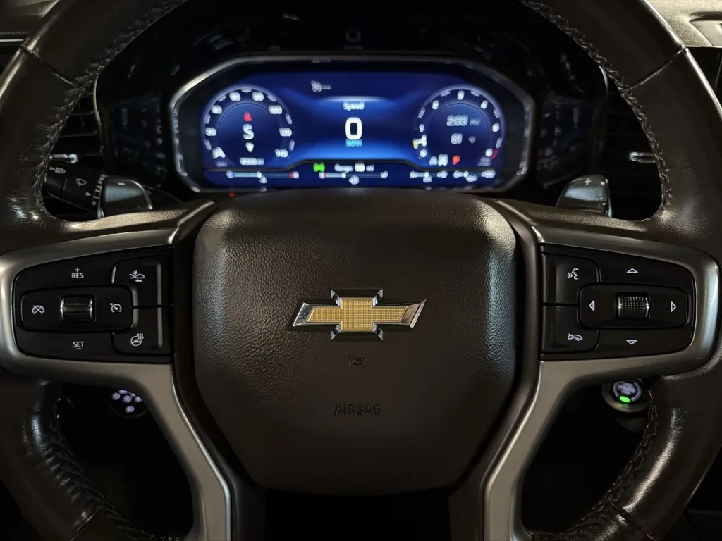 Chevrolet Silverado photo 18